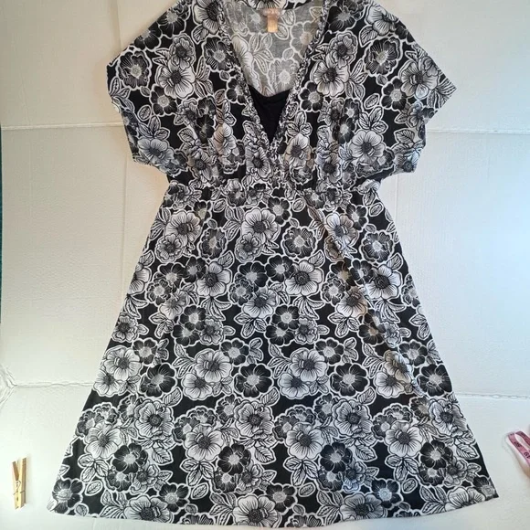 White Stag Black White Floral Wrap Dress XL 16/18 V-Neck Empire Waist - Picture 7 of 16